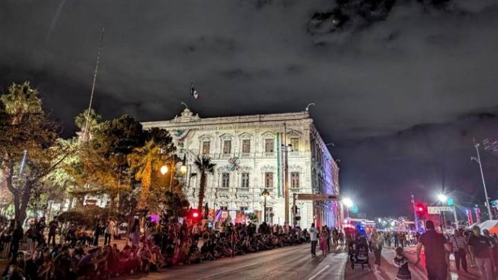 Grito: Cae ligera lluvia en el Centro de la ciudad