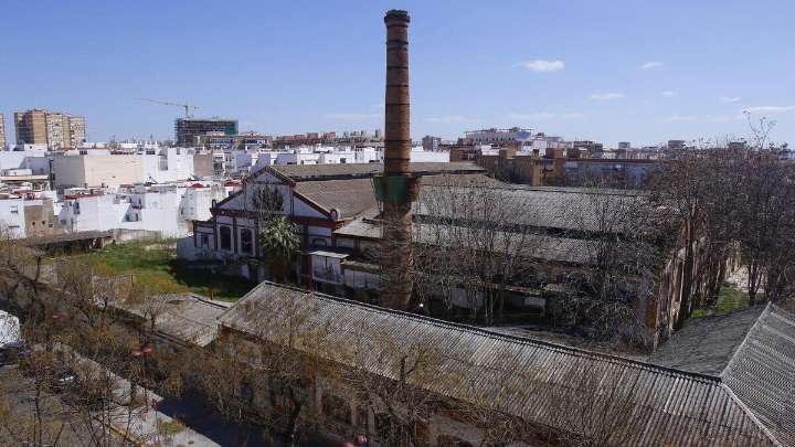 Sevilla destina 4,3 millones más a la Fábrica de Vidrio entre reproches por opacidad y sobrecostes