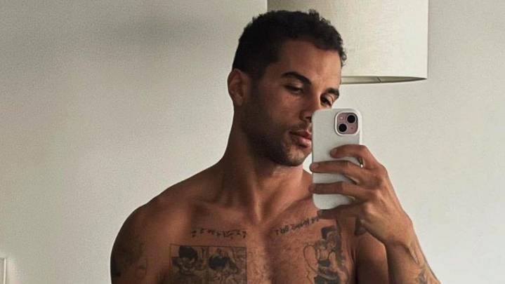 Snow White's Andrew Burnap Is Us' Guy We Googled Shirtless This Week
