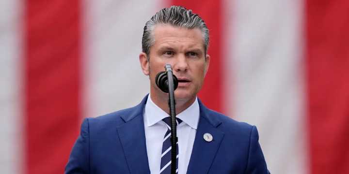Secretario de Defensa de EEUU ordena a alto mando militar prepararse para la guerra