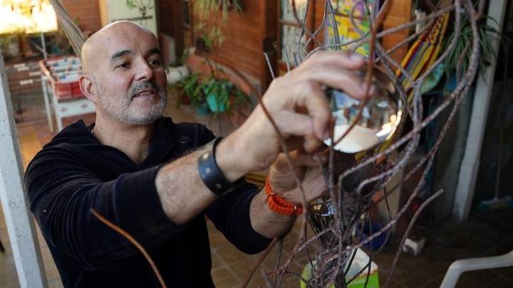 Óscar Fontalvo, el artista que transforma el metal en emociones