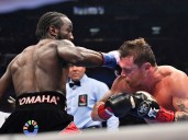 Saúl Canelo Álvarez se quedó sin reinado: Terence Crawford lo venció en Las Vegas y le arrebató sus cuatro coronas