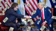 Una demócrata de EEUU definió a Milei: "Amigo corrupto de Donald Trump"