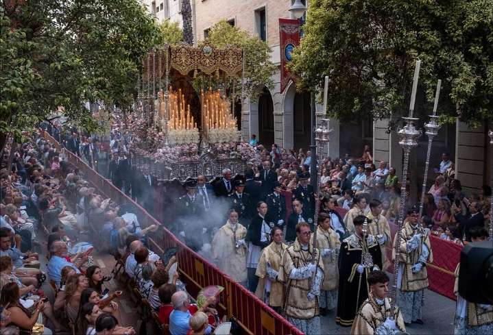 Huelva desborda devoción mariana en una Magna histórica