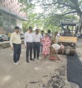 Commissioner K.N.Ramesh directs clearing of footpath encroachments and maintaining cleanliness around Banashankari Temple and Market