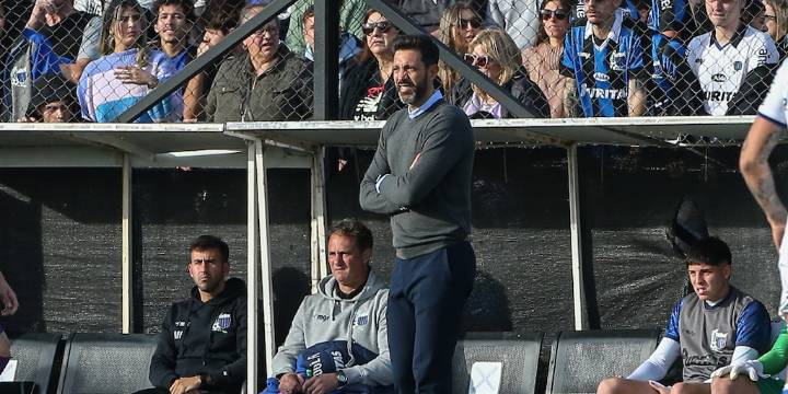 Jorge Bava, técnico de Santa Fe, habría llegado a un acuerdo con Cerro Porteño del Paraguay, según el periodista Francisco Vélez
