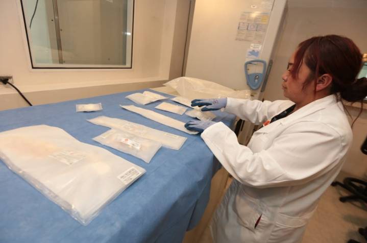 Entre la placenta y la esperanza: así se produce tejido para aliviar a pacientes con quemadura...