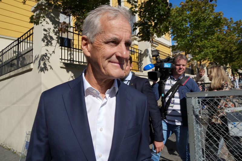 Norway's ruling Labour holds narrow election lead