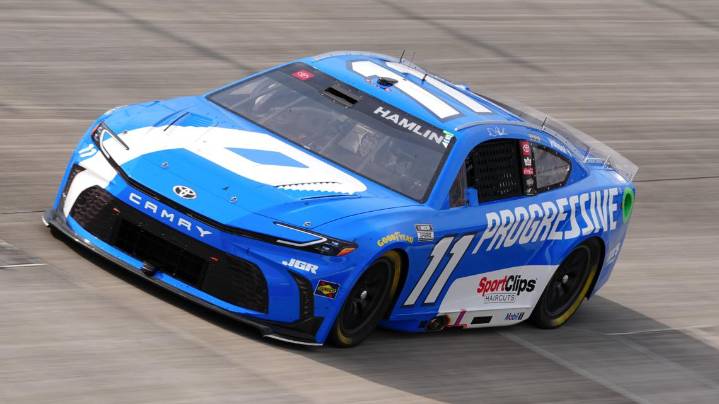 Denny Hamlin wins pole for NASCAR Cup Series playoff race at Gateway