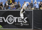 Deadspin | Tyler Stephenson's 9th-inning homer powers Reds past Padres