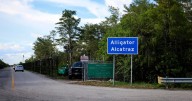 ¿Siempre no? Juez logra salvar la cárcel para migrantes Alligator Alcatraz
