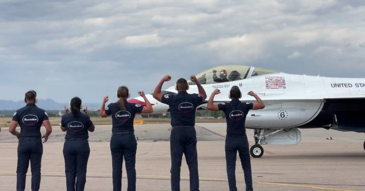 Thunderbirds, aerial performers delight crowds at Great Colorado Air Show