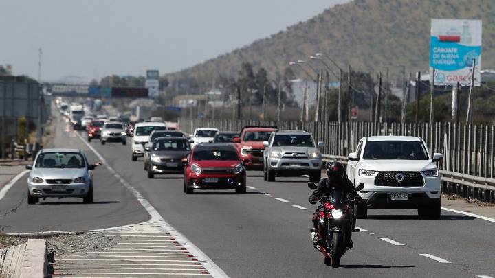 Fiestas Patrias: Anuncian "peaje a luca" por masiva salida de vehículos proyectada desde la Región Metropolitana