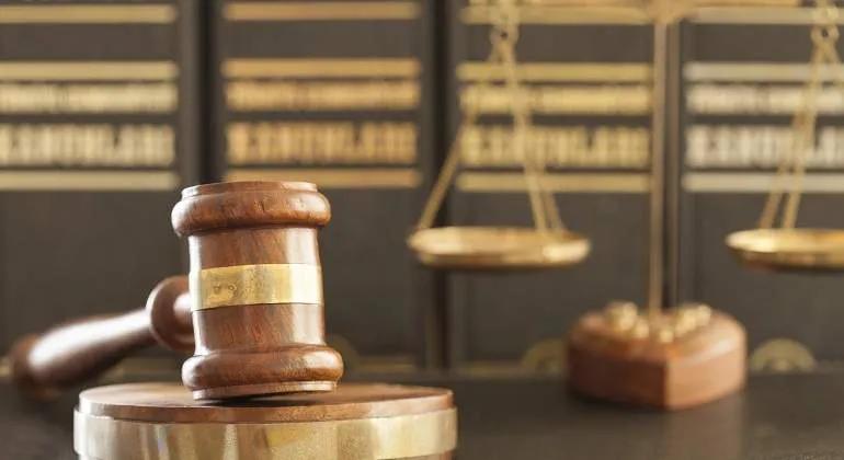 Ingresó sin autorización a la escuela de sus hijos para amenazar a su ex pareja
