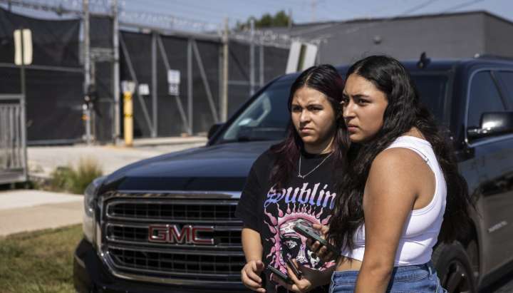 Detained father calls daughters from Broadview ICE facility, says he's held in room with 150 men