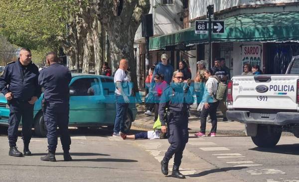Llantos, gritos y desesperación por un dramático choque en La Plata: tres nenes recibían asistencia médica