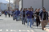 Trabajadores hispanos en EE.UU. siguen teniendo los menores ingresos pese a alza del 4,9 %