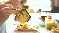 Con esta raclette, organiza las cenas más originales y saludables con tus amigos (y todo por menos de 50 euros)