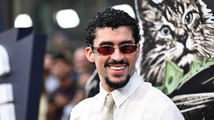 La superestrella latina Bad Bunny encabezará el espectáculo de medio tiempo del Super Bowl 2026