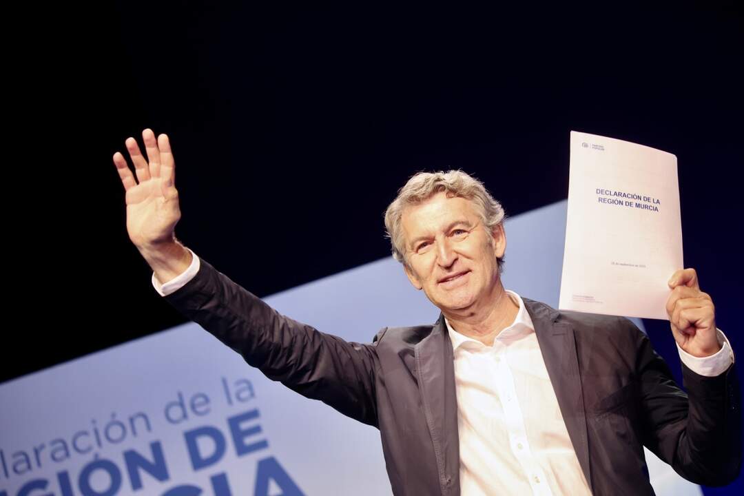 Feijóo defiende un Pacto Nacional par "traer agua de donde sobra” y Azcón replica: "En Aragón no sobra"