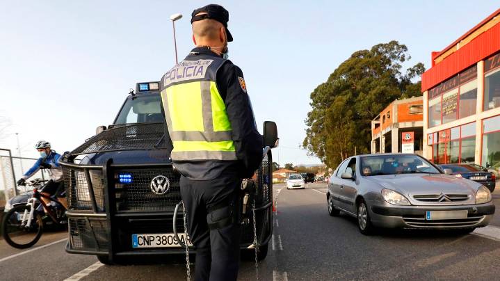 Una mujer le roba el coche y le exige 1.500 euros para devolverlo