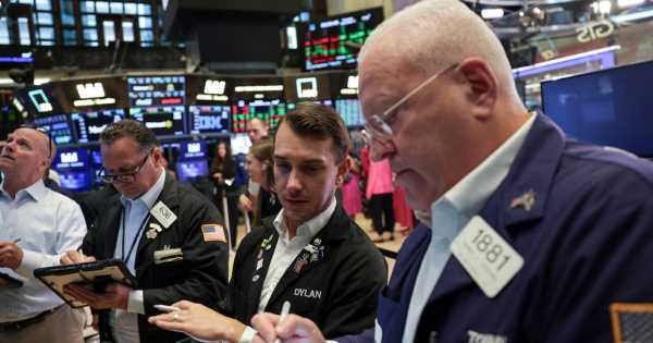 Dólar por las nubes y acciones en picada: así reaccionan los mercados