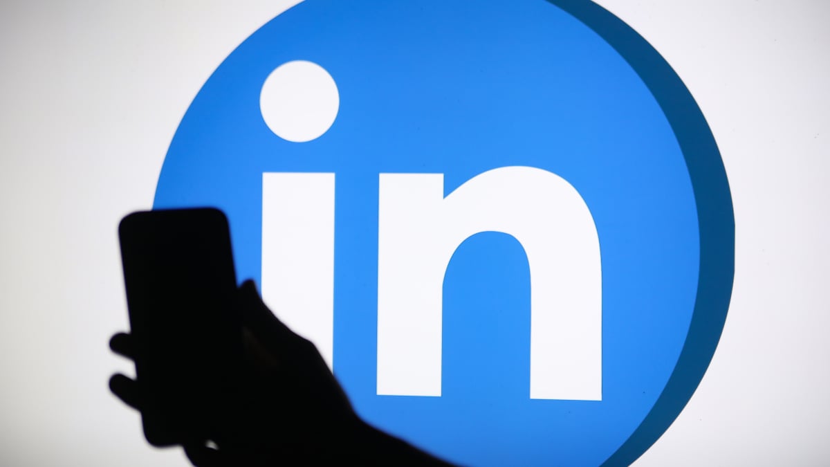 LinkedIn is expanding its AI training to member profiles in the EU