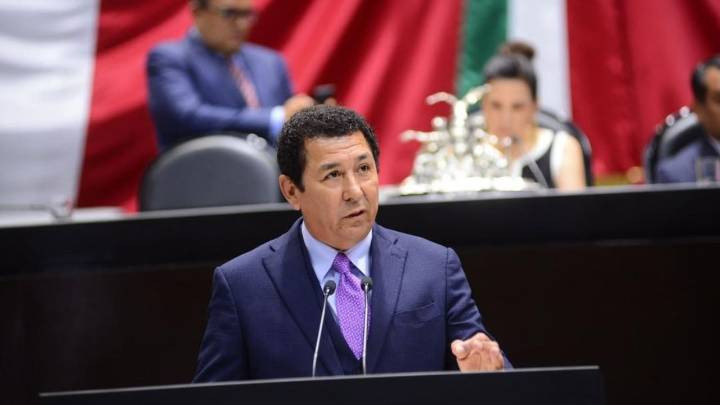 Retiran visa al diputado morenista Mario López tras retención en Texas