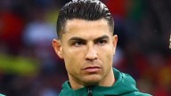 El polémico momento en el que Cristiano Ronaldo empuja a fanático que se saltó la seguridad de un hotel para tomarse una fotografía con él
