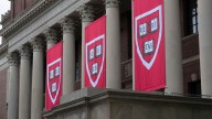 Una jueza declara ilegal el bloqueo de fondos a Harvard por parte del Gobierno de Trump