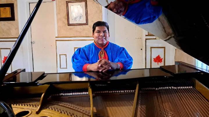 El artista Romeyno Gutiérrez abrirá con su música la III Cumbre Mundial por la Paz en Costa Rica