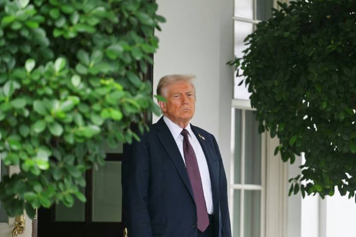 Trump exhorta a los demócratas a ceder para evitar el cierre del gobierno