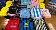 Pillado en Zaragoza con 150 camisetas de fútbol falsas: A.C. Milán, Osasuna, Santos de Brasil...