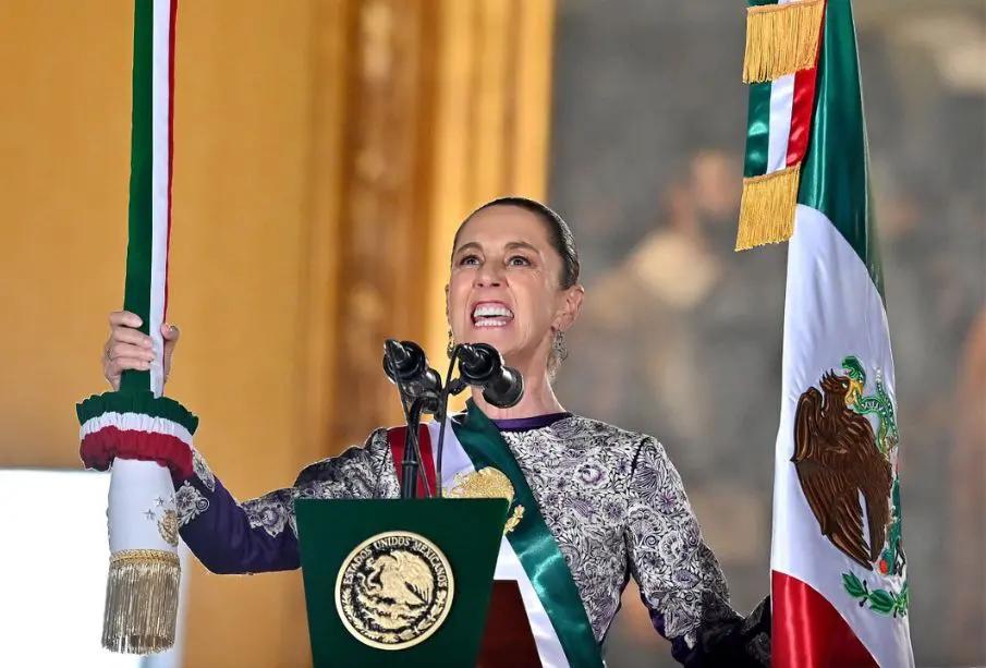 Sheinbaum dedica el “Grito de Independencia” de México a los migrantes y las mujeres