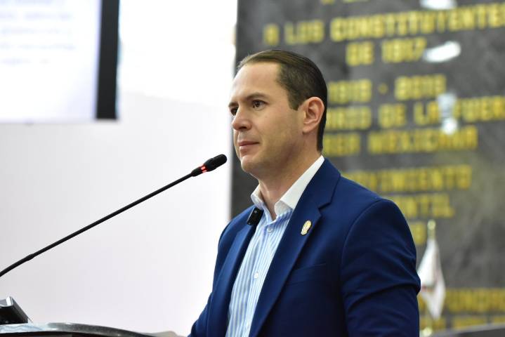 Villalobos impulsa estrategia para cuidar turismo y controlar perros callejeros en Creel