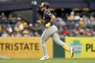 Bauers, Chourio hit 2-run HRs, Woodruff pitches 6 scoreless innings as Brewers beat Pirates 4