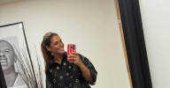 Zara tiene los pantalones anchos de rayas diplomáticas con efecto tipazo que llevarás con blazer en un look de oficina