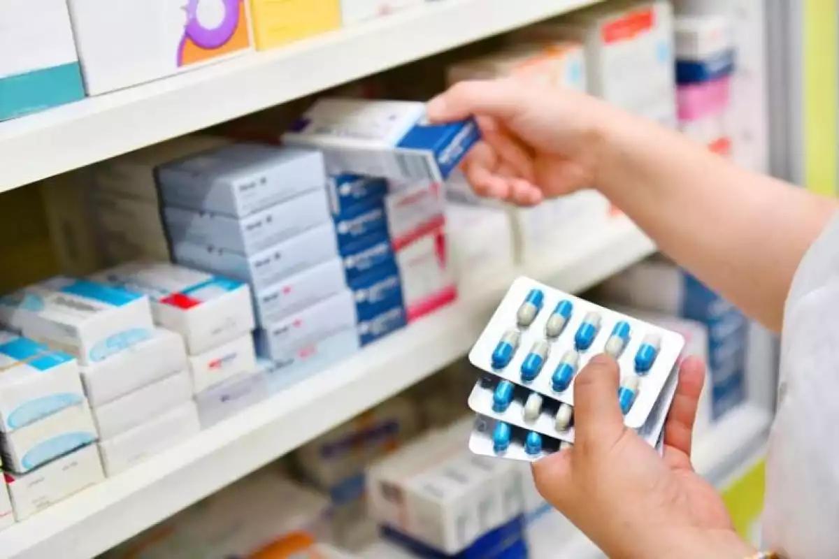 Sheinbaum responde al sector farmacéutico: “Sí habrá pagos pendientes, pero deben cumplir entregas” priorizando a quienes produzca en México