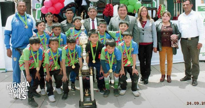 Niños de Pucará aún esperan campo deportivo prometido por Huancayo en 2023, por ganar campeonato