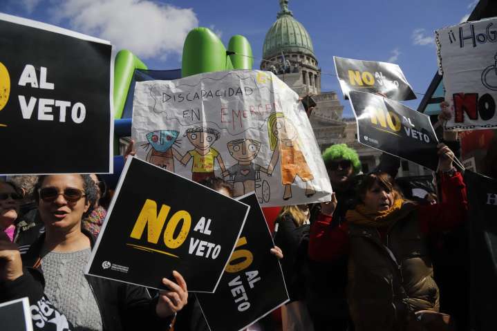 Tras la derrota en el Congreso, el Gobierno analiza judicializar la emergencia en discapacidad
