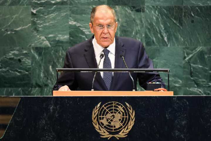 El canciller de Putin criticó en la ONU a Ucrania y Europa y dijo que Rusia tiene ‘cierta esperanza’ en el diálogo con EEUU