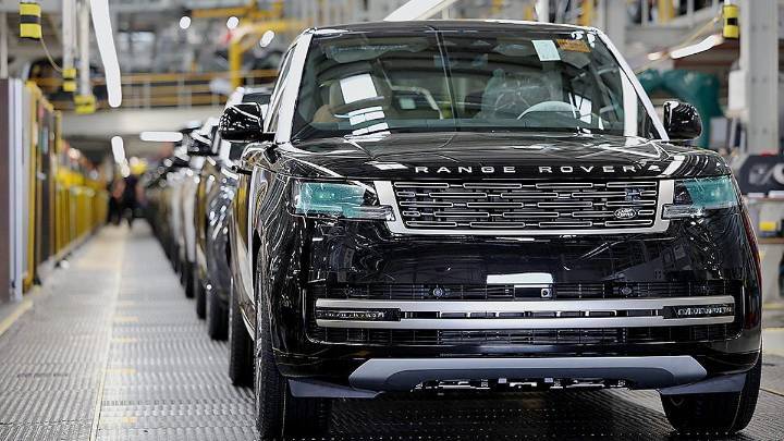 JLR extends production suspension to October 1