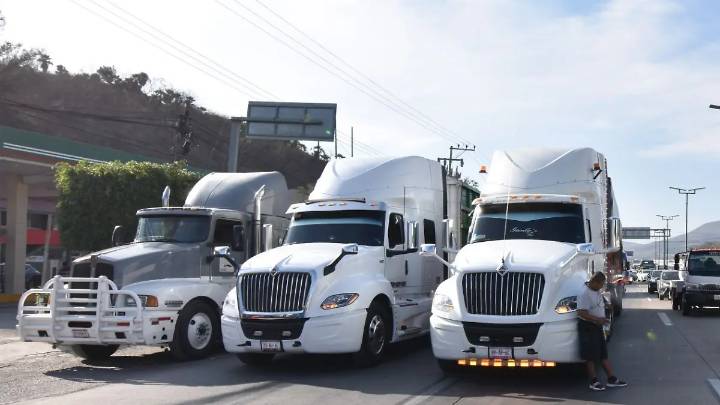 México busca “consideración” de EU ante arancel a vehículos pesados: Sheinbaum