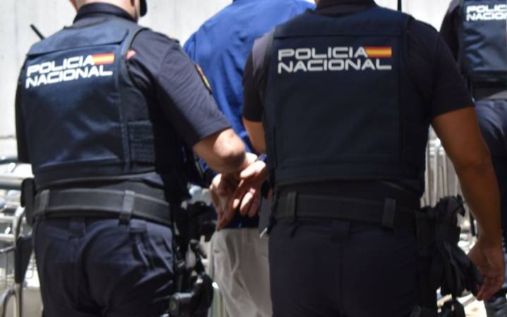 27 menores encerrados en una discoteca de Canarias: esto es lo que investiga la Policía