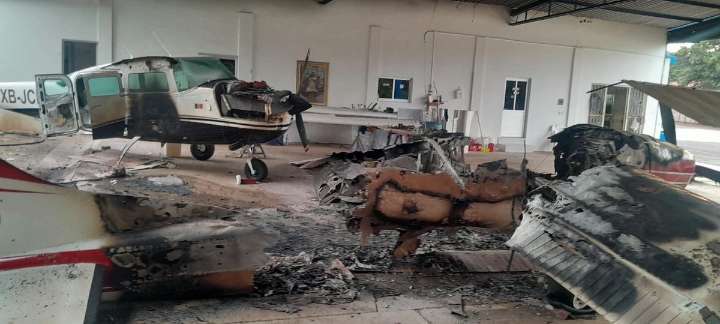 Destruyen avioneta y dañan dos más en ataque con drones en Michoacán