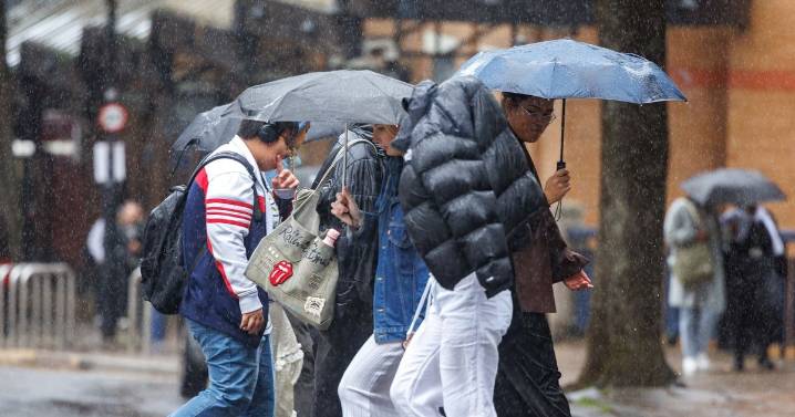 Hurricane Humberto warning as 70mph storm forecast to hit UK