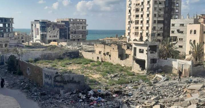 A mother stranded in Gaza City says she and her daughters are 'waiting to die'