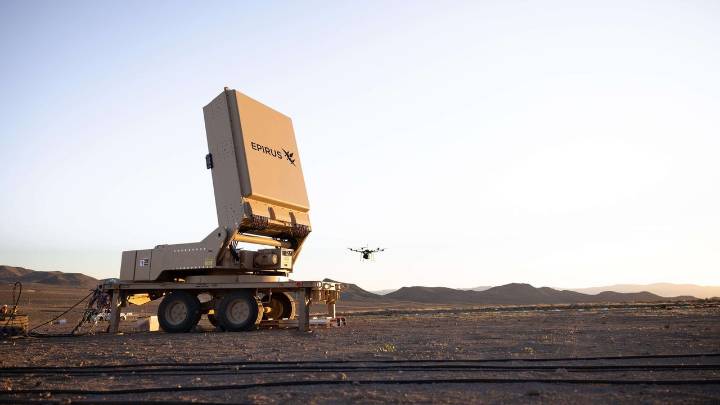 Así es Leonidas, el cañón de microondas de EE UU capaz de acabar con enjambres de drones en segundos