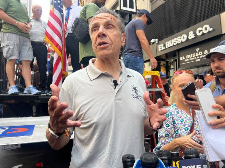 Transit union endorses Cuomo's bid for mayor, rebukes Mamdani's free bus proposal