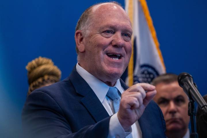 DoJ reportedly closed probe into Homan accepting $50K in cash